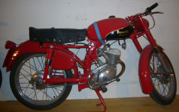 Benelli Leoncino 2T 125