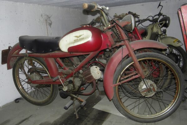 Moto Guzzi Cardellino 75